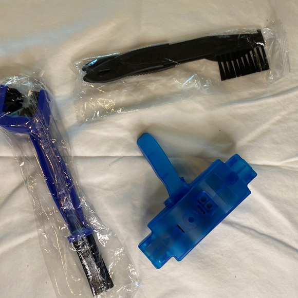 Bicycle Chain Cleaning Brush Set / Cleaner Chains Gear Grunge Bike Wash … - Picture 2 of 15